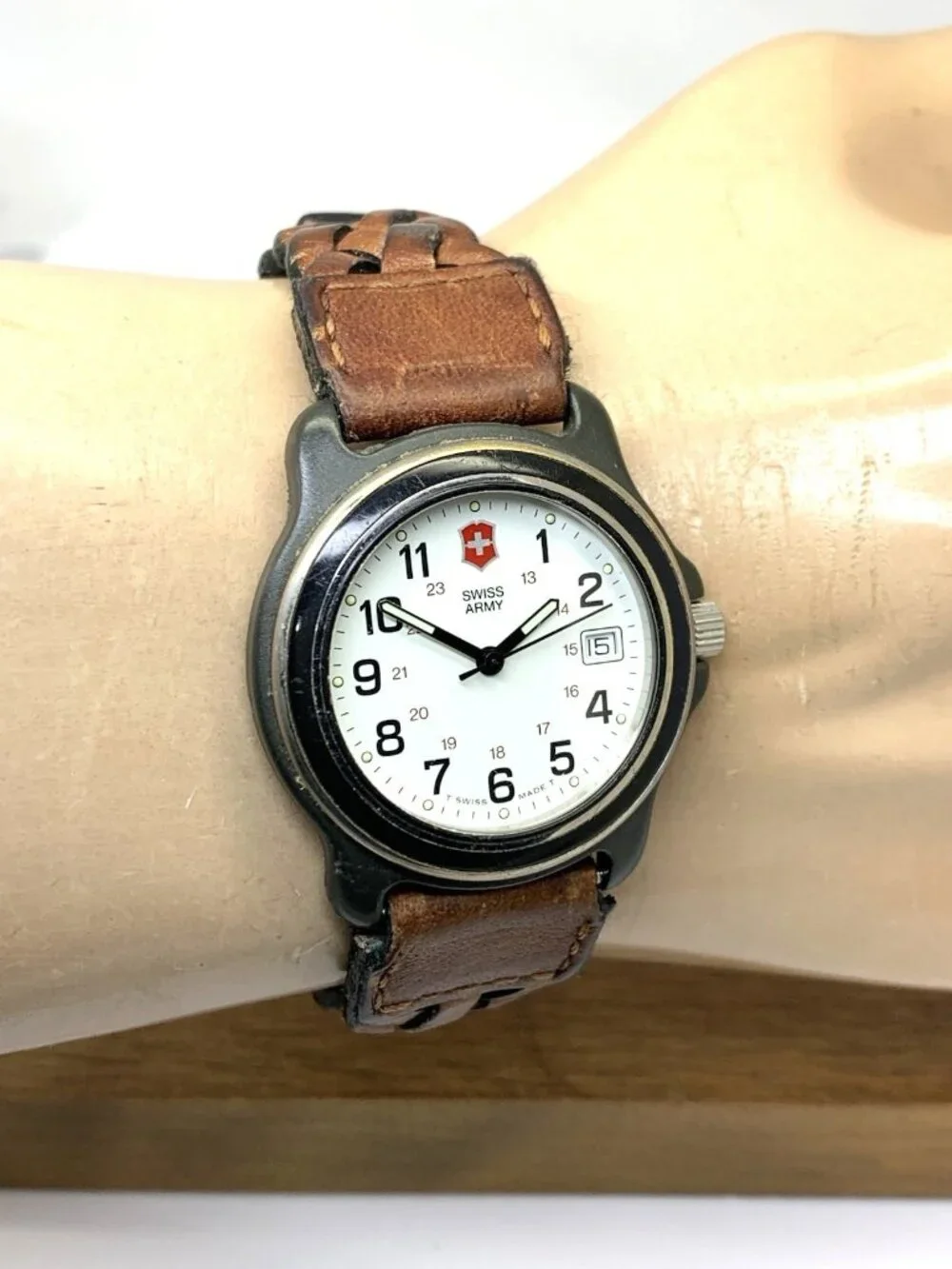 Victorinox Swiss Army Unisex Field Watch Quartz White Dial Brown Leather 34mm